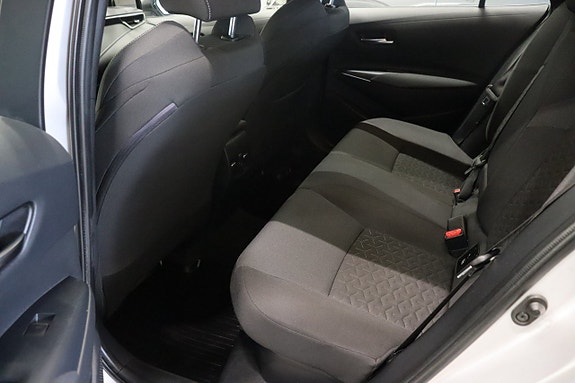 Toyota Corolla 8 of 22