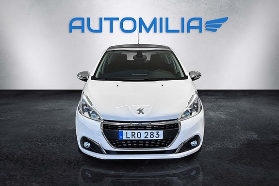 Peugeot 208 2 of 13