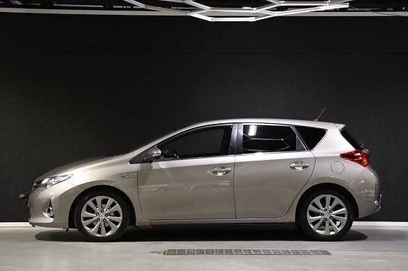 Toyota Auris 5 of 22