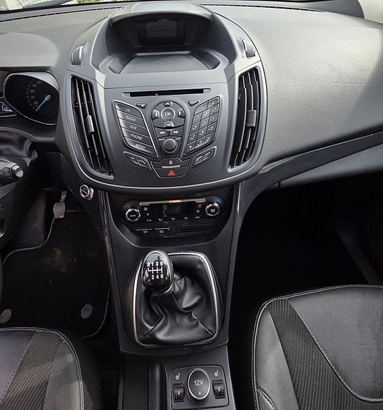 Ford Kuga 9 of 12