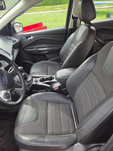 Ford Kuga 7 of 12