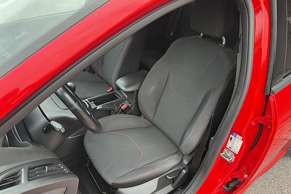 Ford Focus 8 of 17
