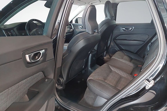 Volvo XC60 7 of 15