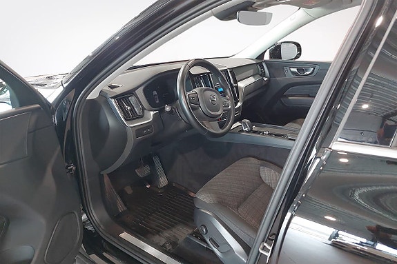 Volvo XC60 6 of 15