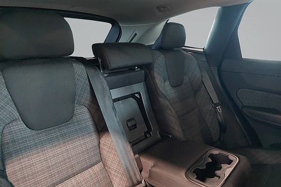 Volvo XC60 10 of 15
