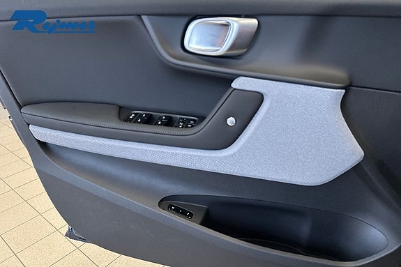 Polestar 2 6 of 22