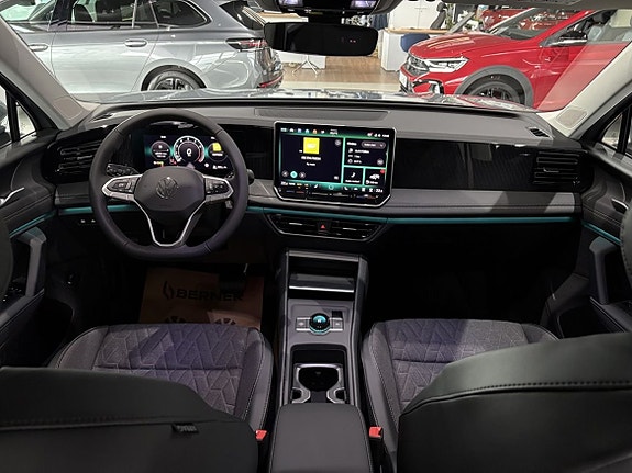 Volkswagen Tiguan 2 of 21