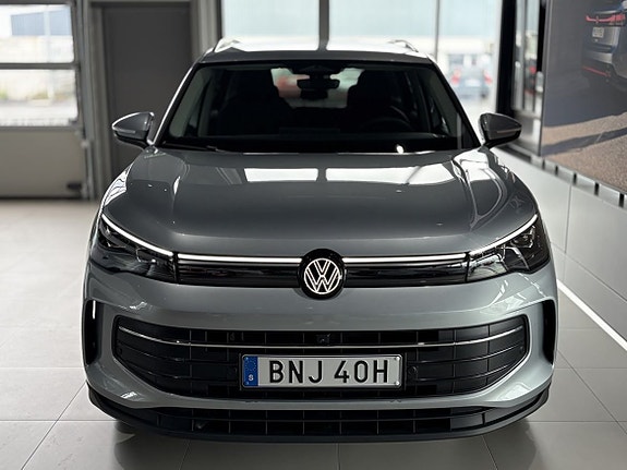 Volkswagen Tiguan 5 of 21