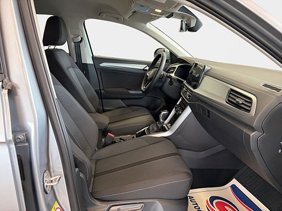Volkswagen T-Roc 18 of 18