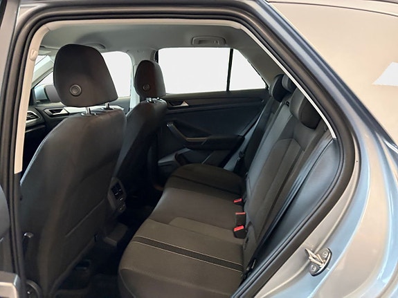 Volkswagen T-Roc 16 of 18