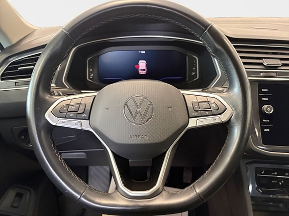 Volkswagen Tiguan Allspace 12 of 16