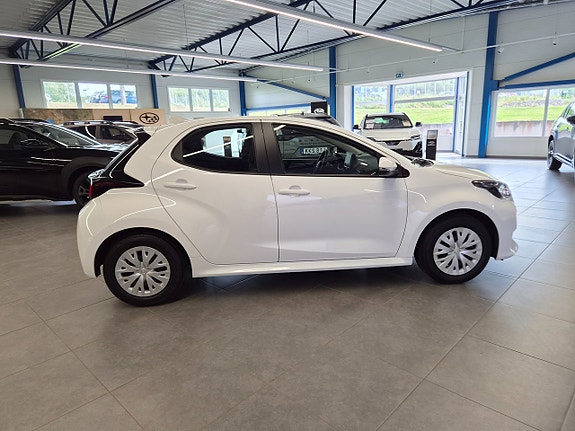 Mazda 2 5 of 14