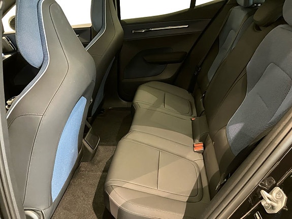 Volvo EX30 7 of 15