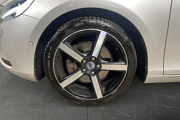 Volvo V40 16 of 17