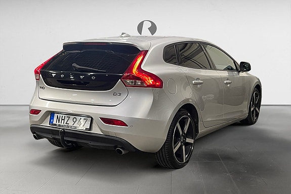 Volvo V40 7 of 17