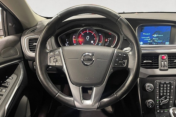 Volvo V40 13 of 17