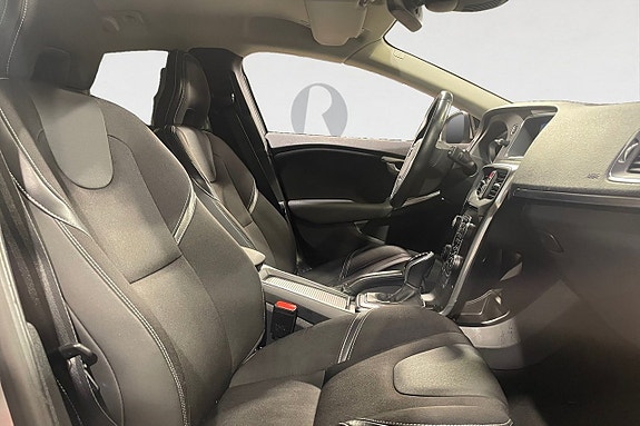 Volvo V40 15 of 17