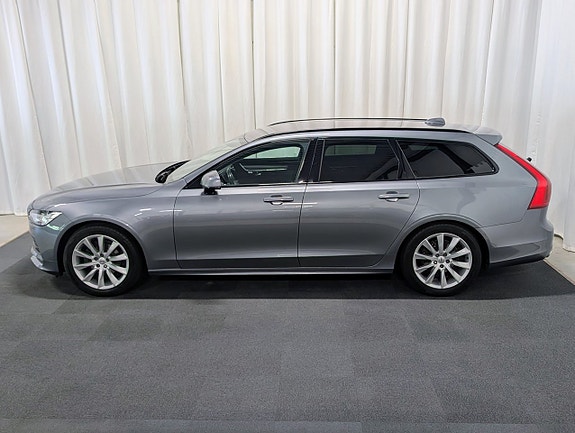 Volvo V90 2 of 16