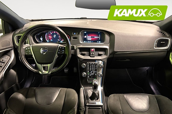 Volvo V40 11 of 26