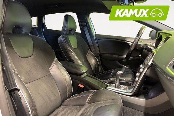 Volvo V40 16 of 26