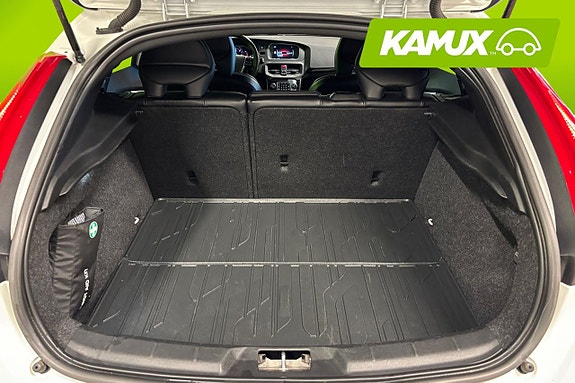 Volvo V40 17 of 26