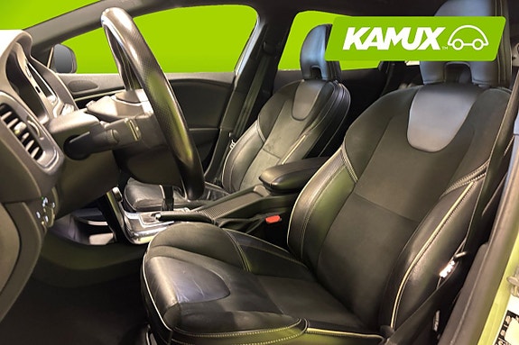 Volvo V40 9 of 26