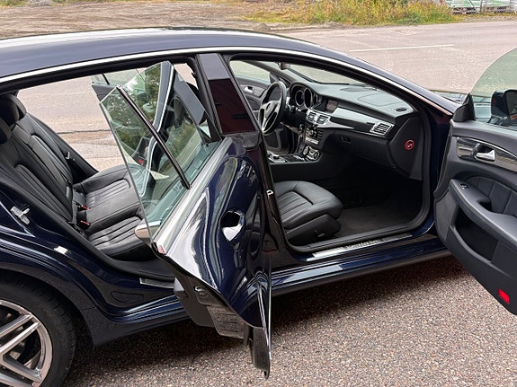 Mercedes-Benz CLS350 12 of 19