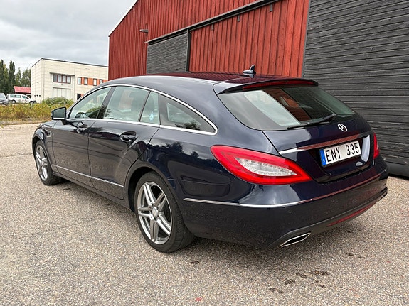 Mercedes-Benz CLS350 2 of 19