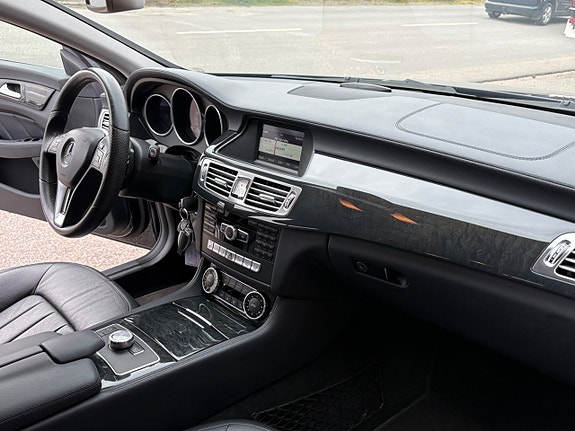 Mercedes-Benz CLS350 11 of 19