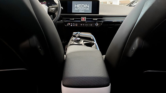Kia EV6 11 of 17