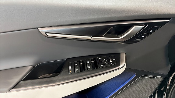 Kia EV6 8 of 17