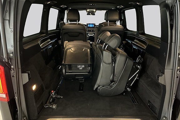 Mercedes-Benz V300 d 14 of 14