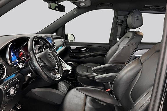 Mercedes-Benz V300 d 8 of 14