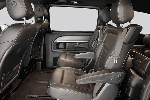 Mercedes-Benz V300 d 9 of 14