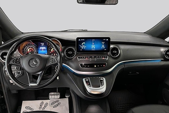 Mercedes-Benz V300 d 7 of 14