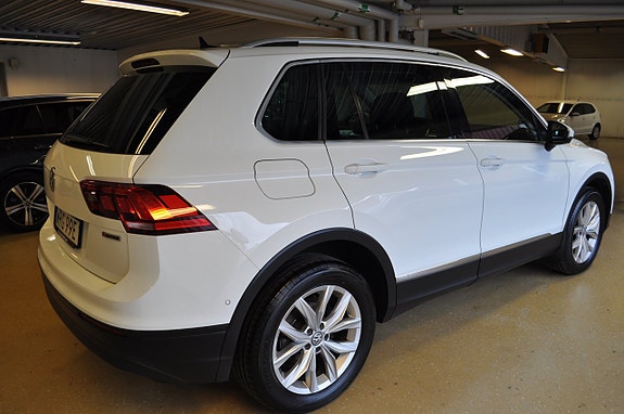 Volkswagen Tiguan 6 of 16