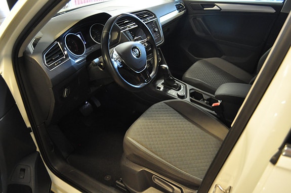 Volkswagen Tiguan 10 of 16