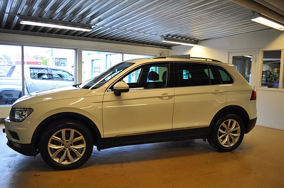 Volkswagen Tiguan 3 of 16