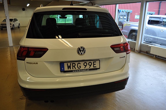 Volkswagen Tiguan 5 of 16