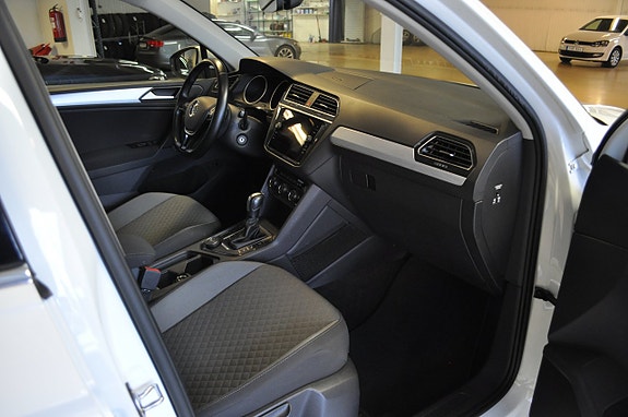 Volkswagen Tiguan 11 of 16