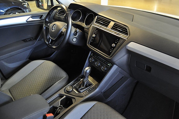 Volkswagen Tiguan 12 of 16
