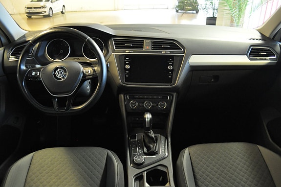 Volkswagen Tiguan 9 of 16