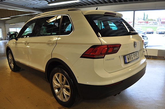 Volkswagen Tiguan 4 of 16