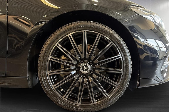 Mercedes-Benz CLA350 8 of 25