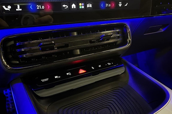 Mercedes-Benz CLA350 18 of 25
