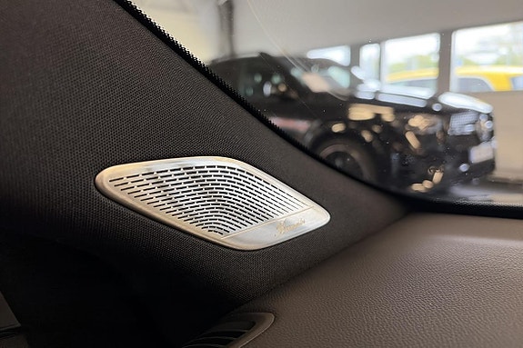 Mercedes-Benz CLA350 14 of 25