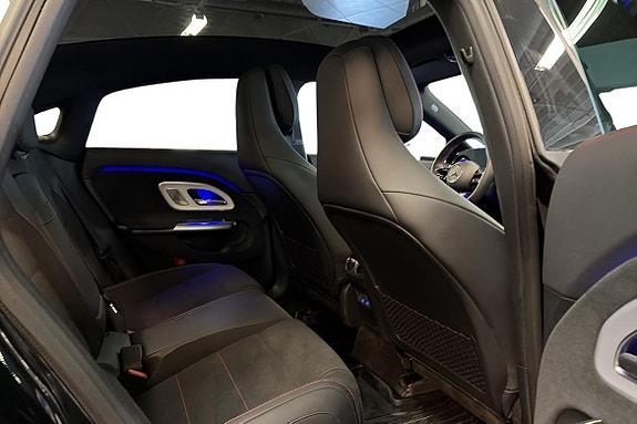 Mercedes-Benz CLA350 21 of 25