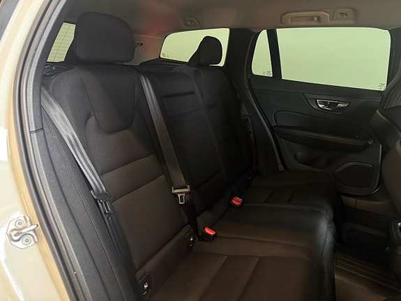 Volvo V60 Cross Country 14 of 22