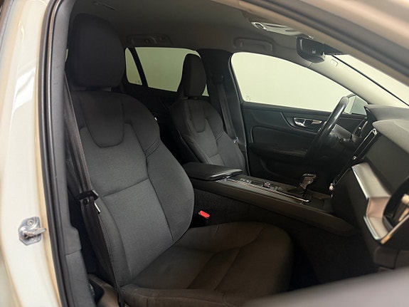 Volvo V60 Cross Country 11 of 22