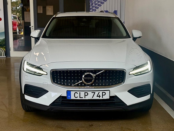 Volvo V60 Cross Country 6 of 22